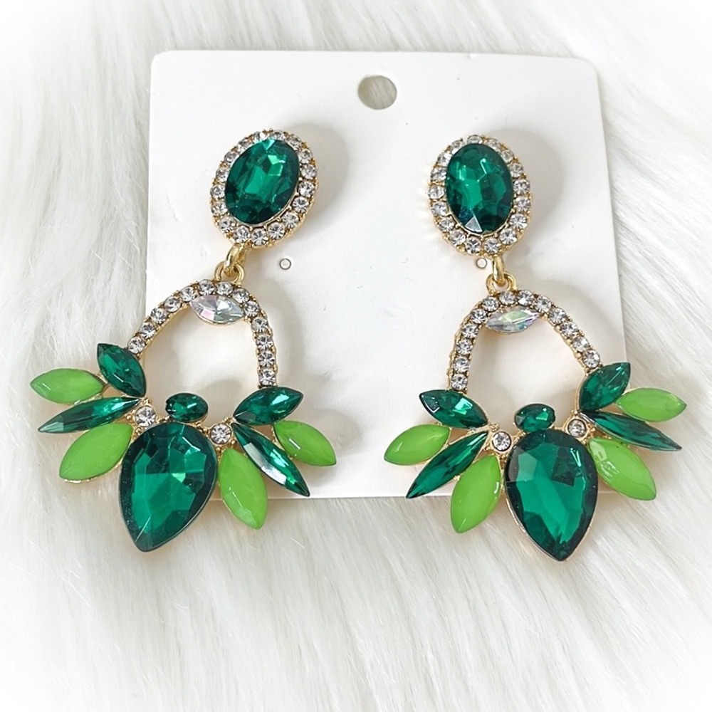 💕Beautiful Green Rhinestone Fashion Earrings💕